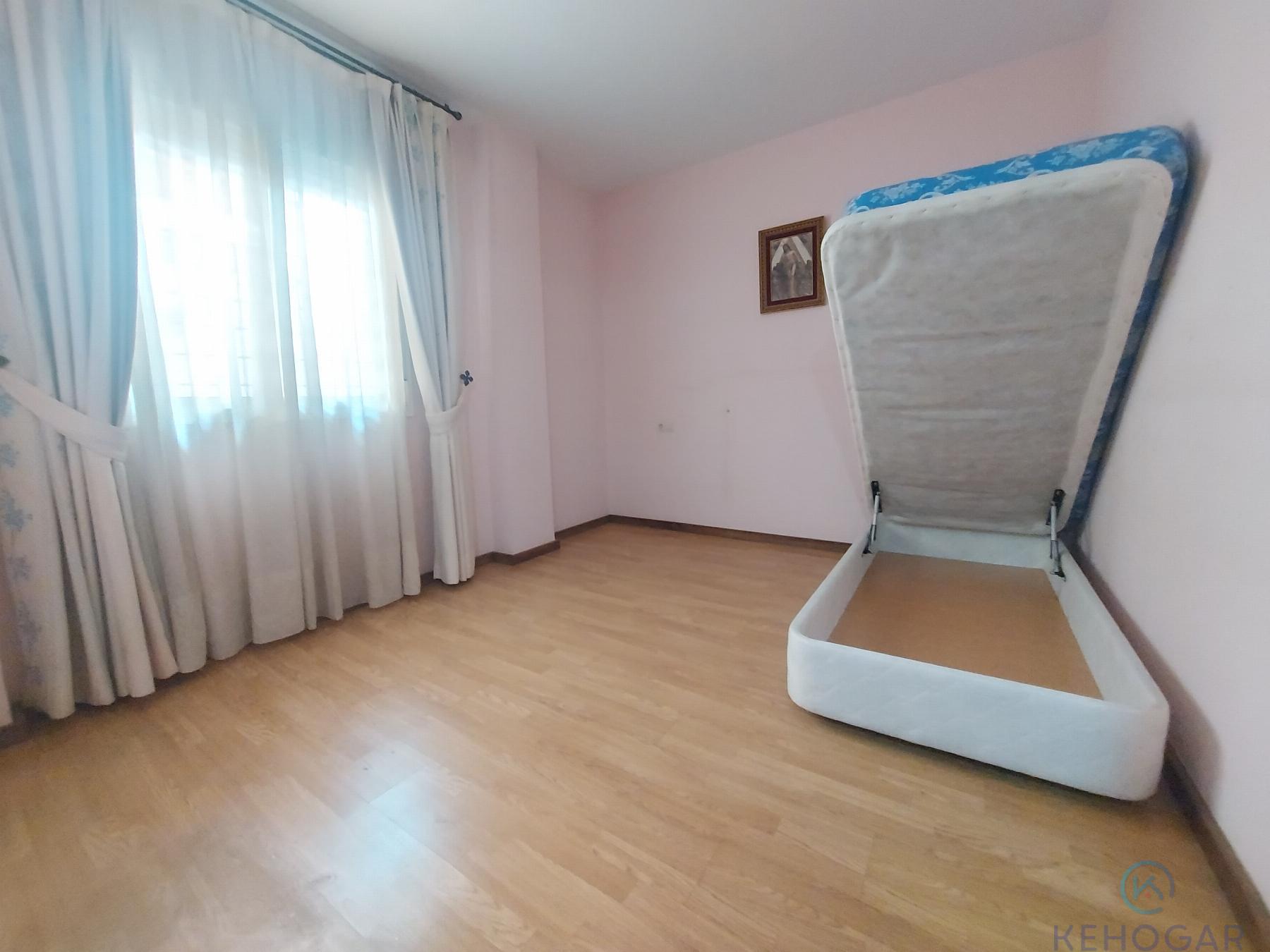 For sale of flat in Dos Hermanas