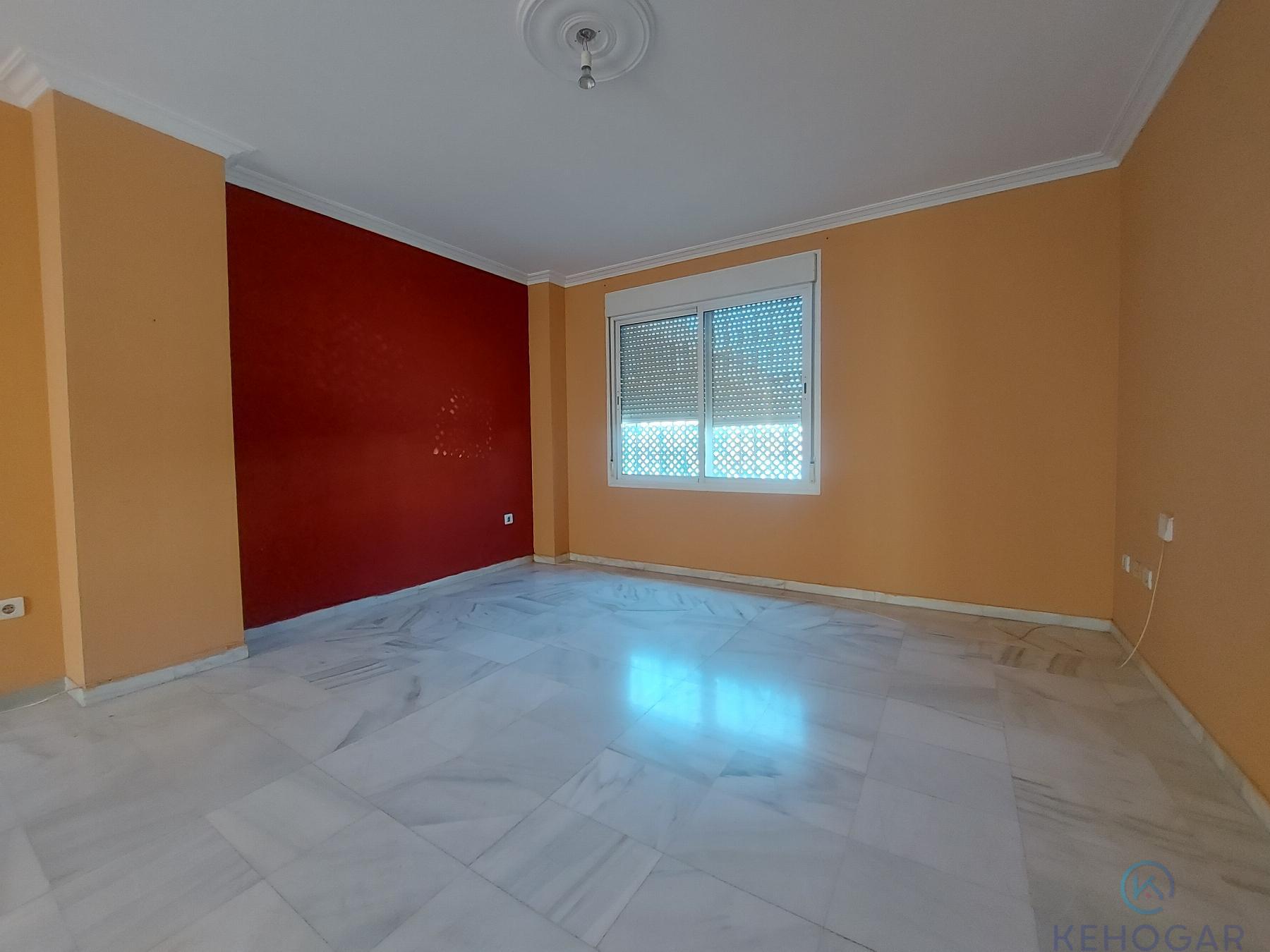 For sale of duplex in Dos Hermanas