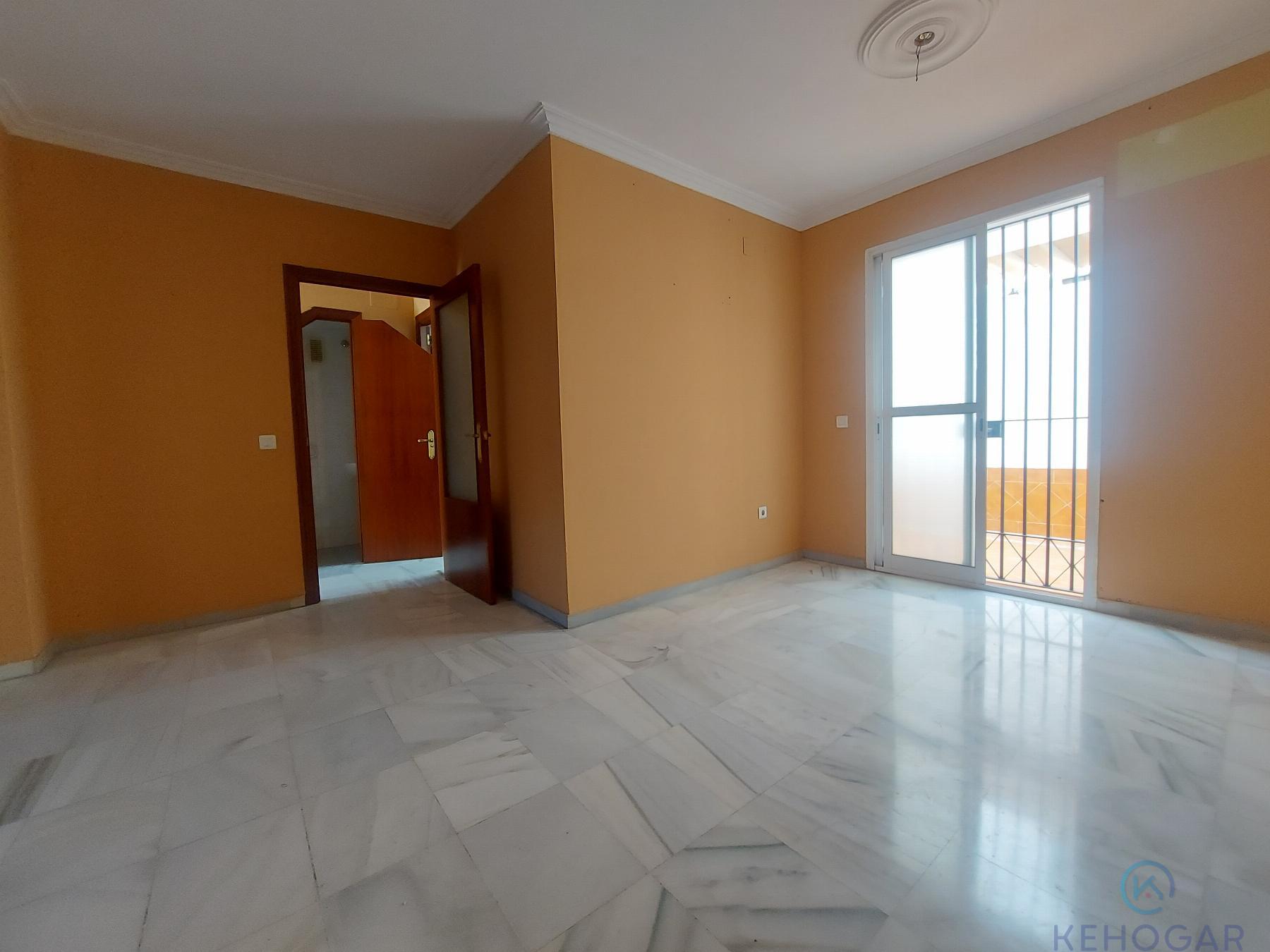 For sale of duplex in Dos Hermanas