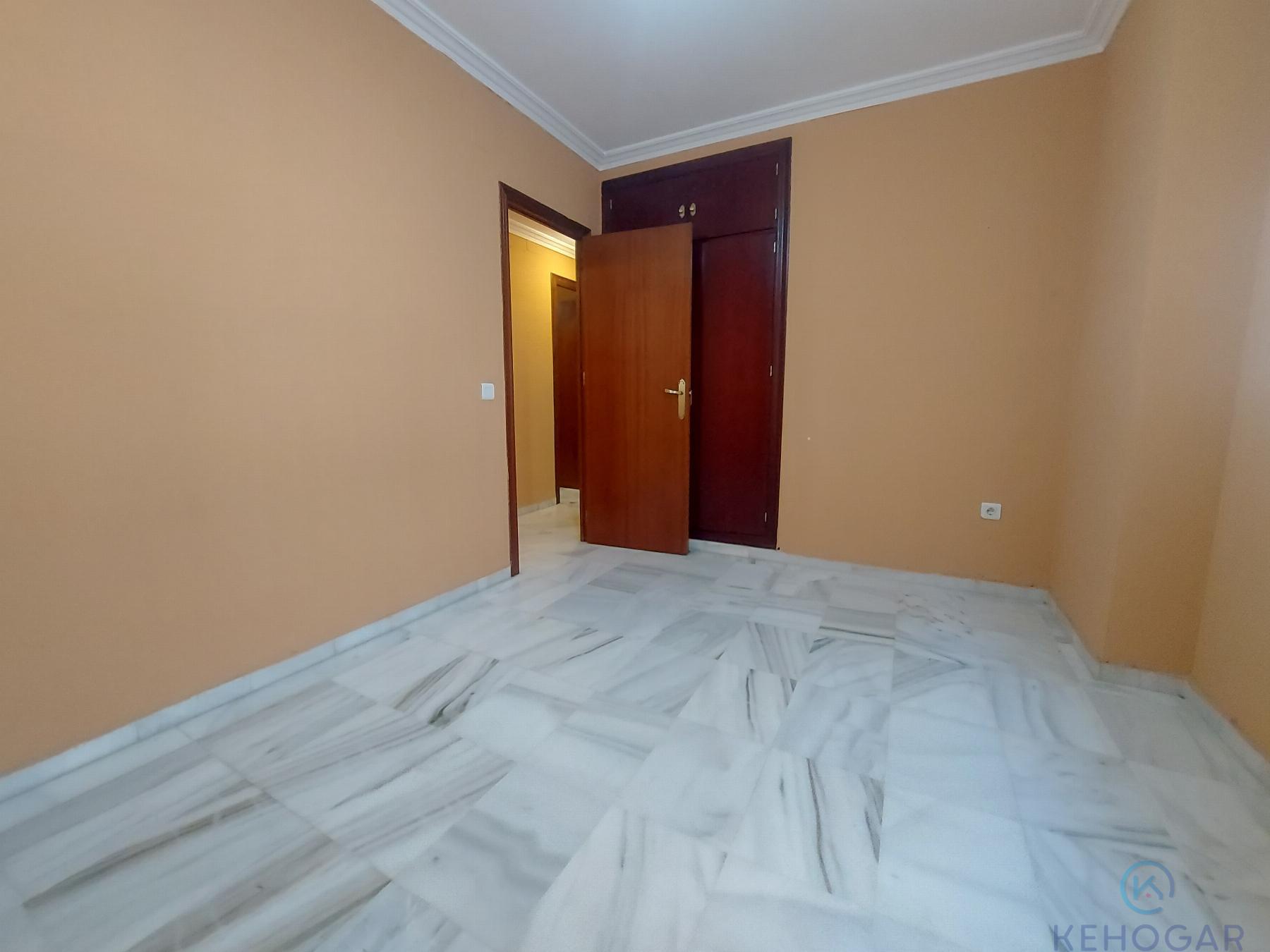 For sale of duplex in Dos Hermanas