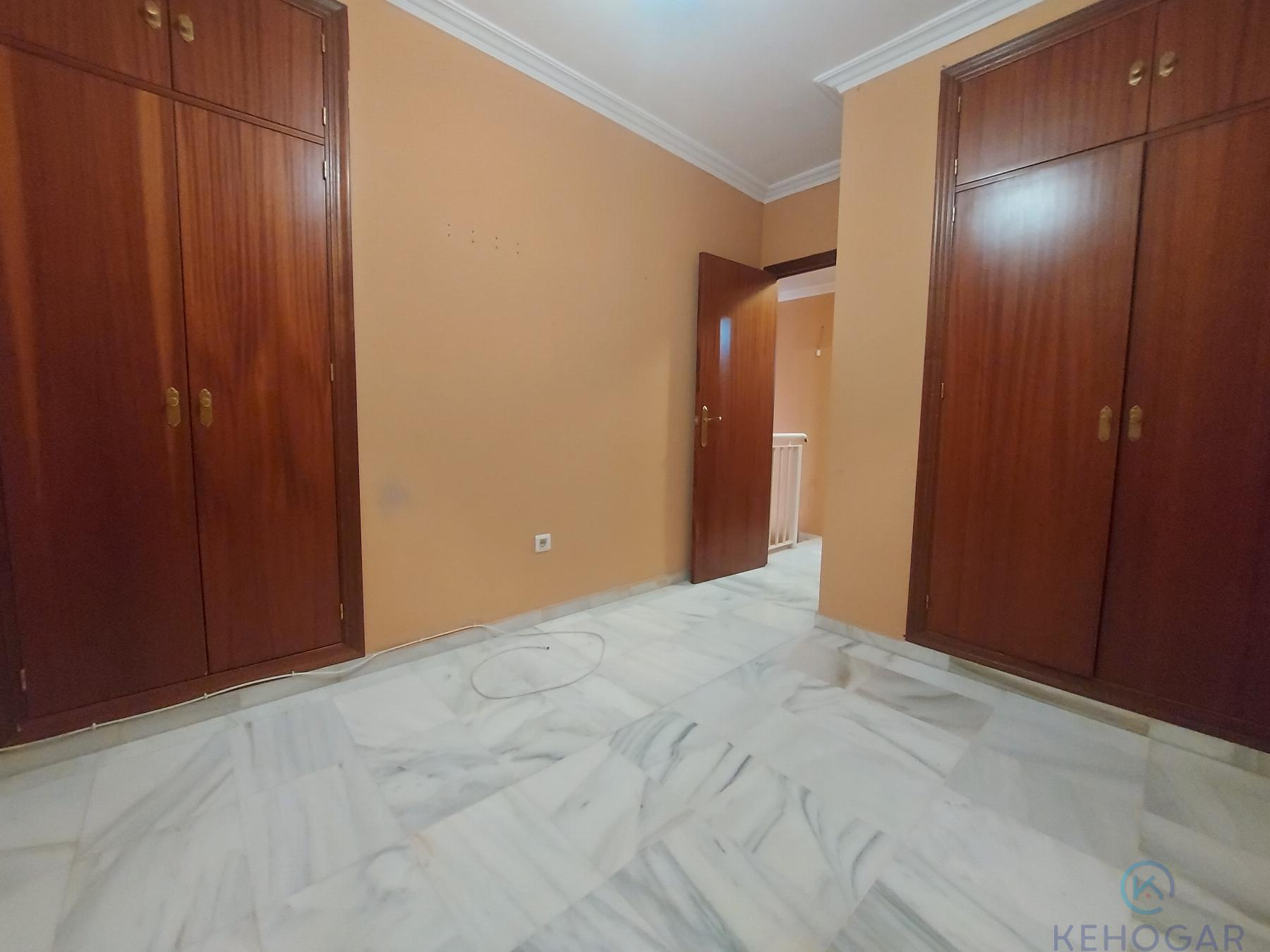 For sale of duplex in Dos Hermanas