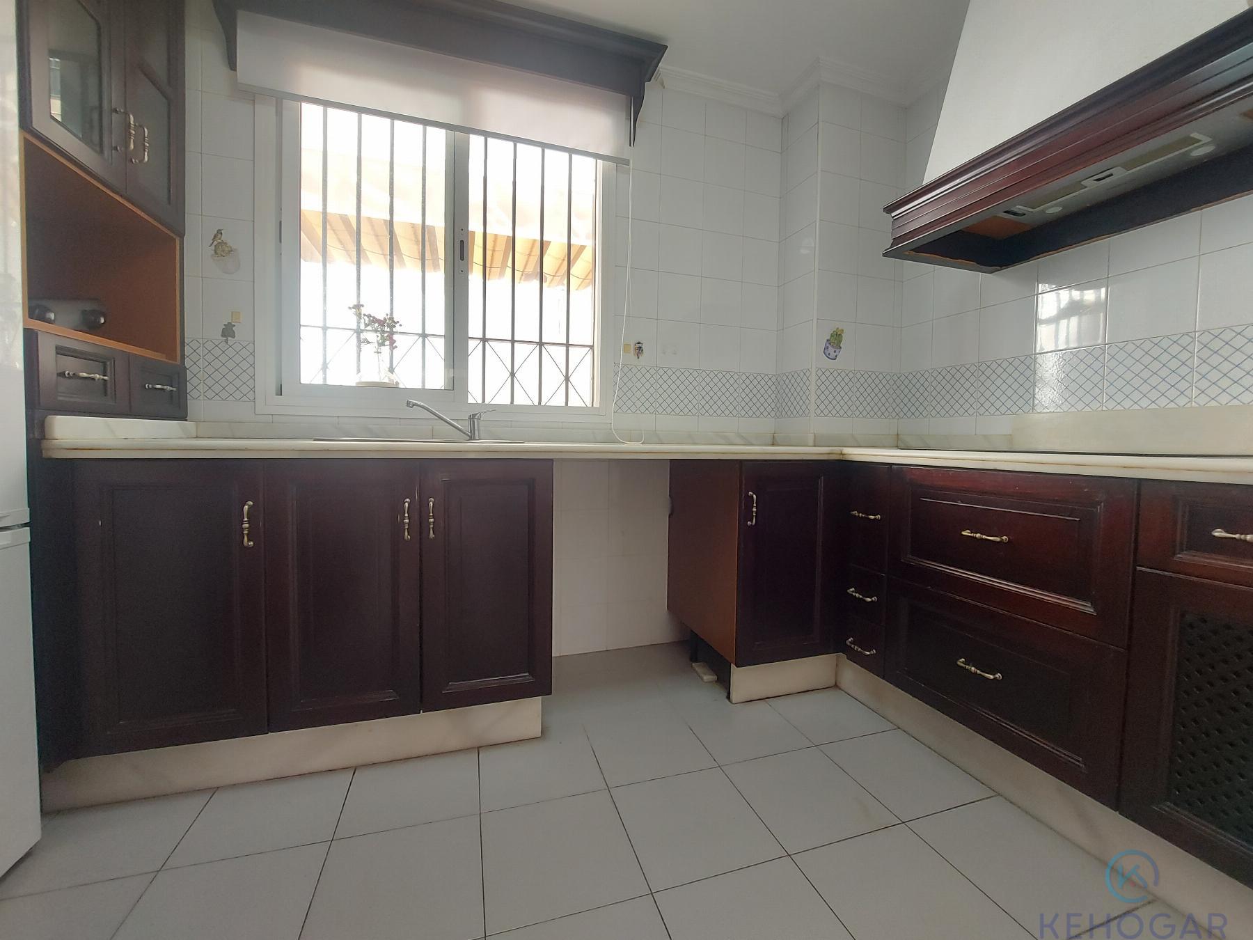 For sale of duplex in Dos Hermanas