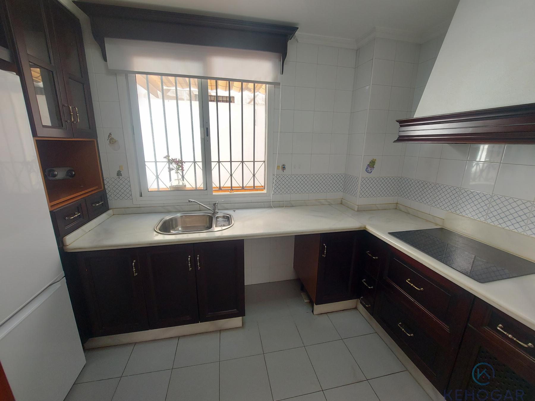 For sale of duplex in Dos Hermanas