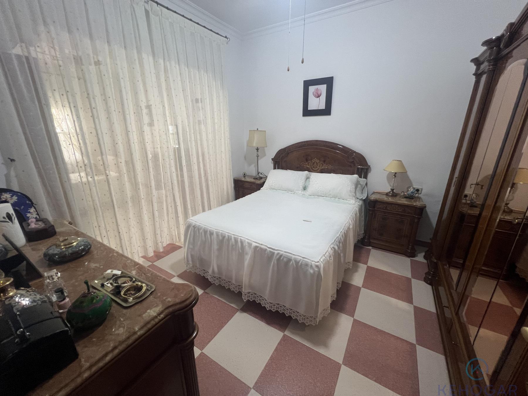 For sale of house in Dos Hermanas