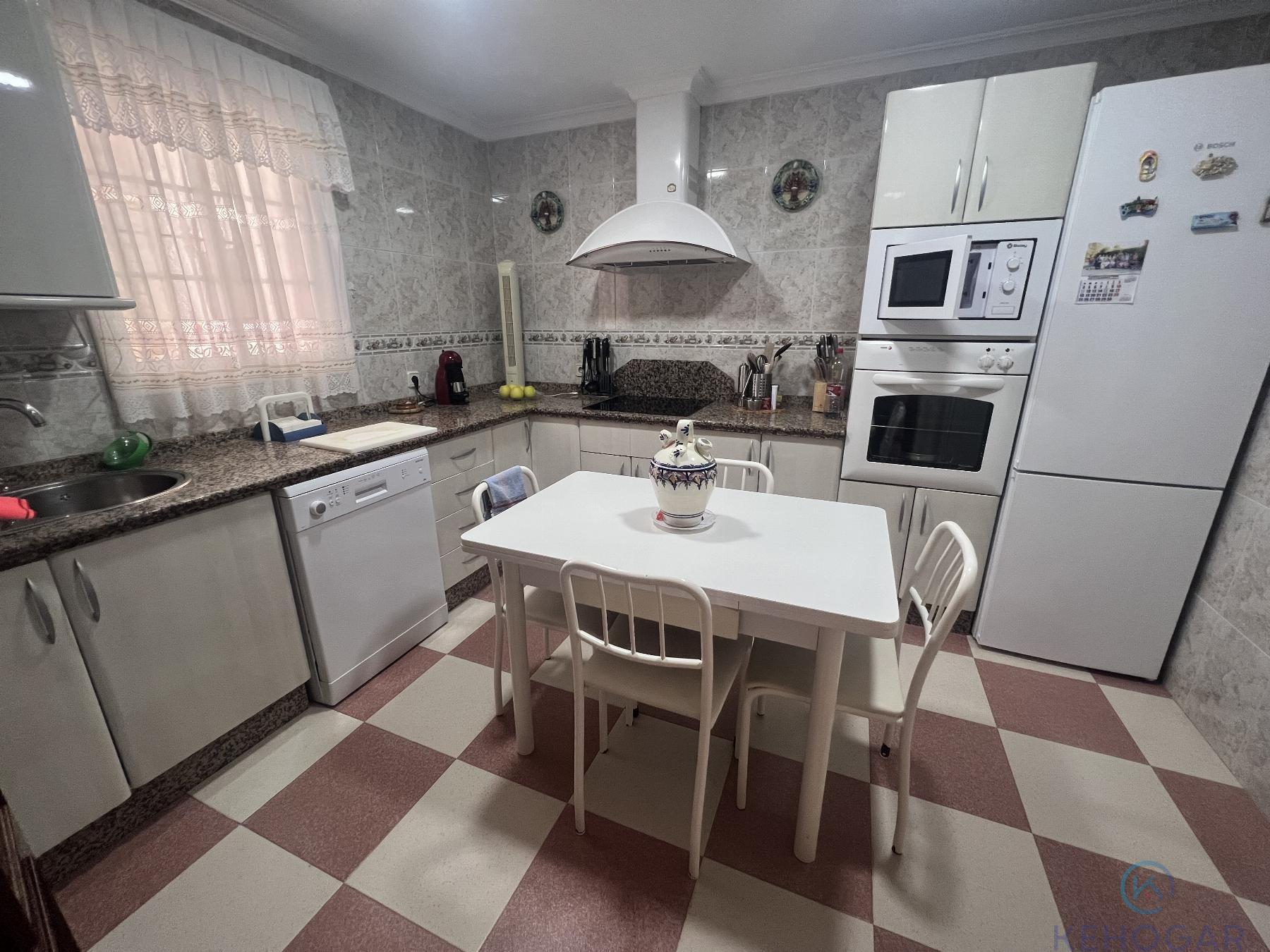 For sale of house in Dos Hermanas