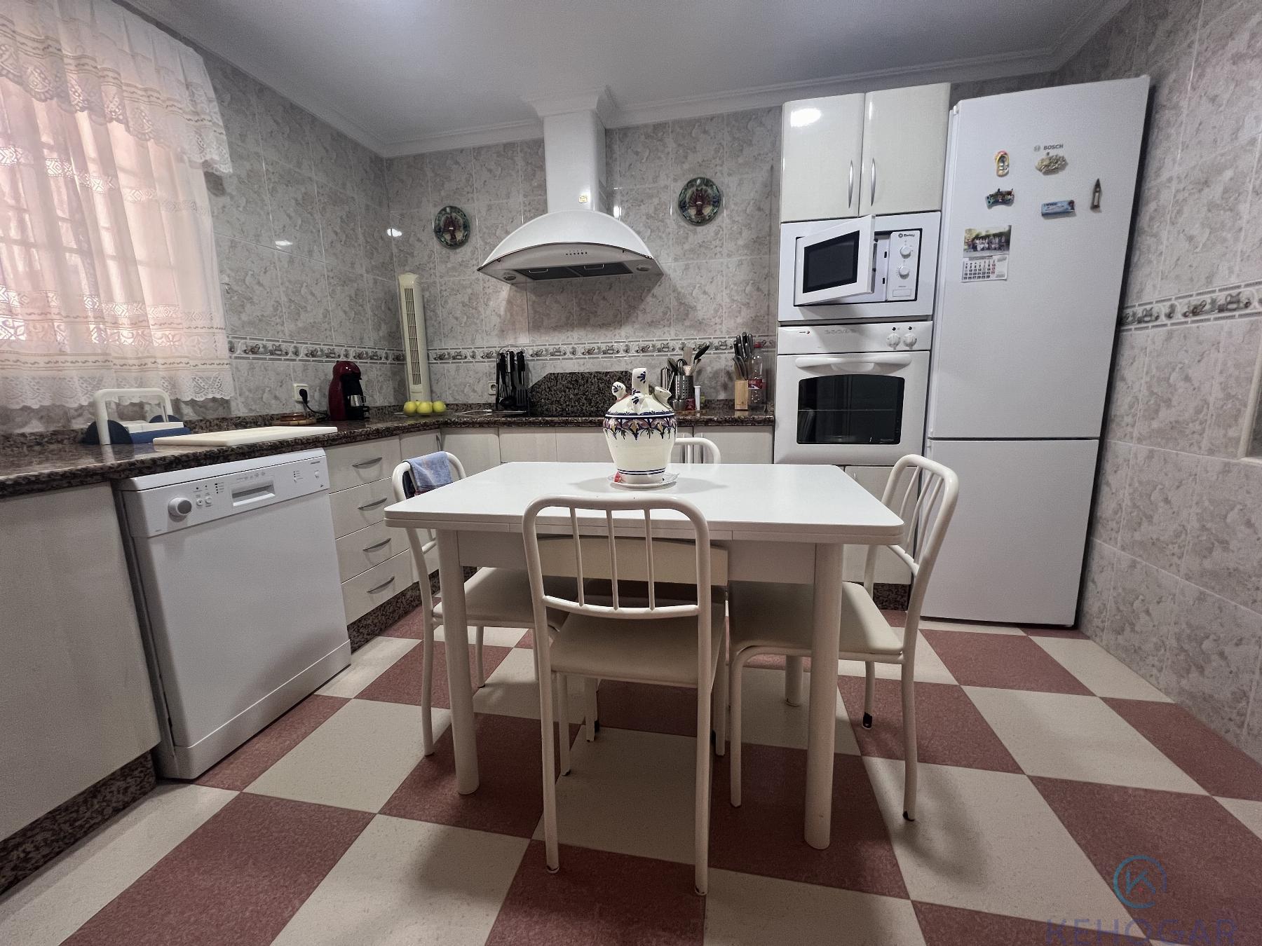 For sale of house in Dos Hermanas