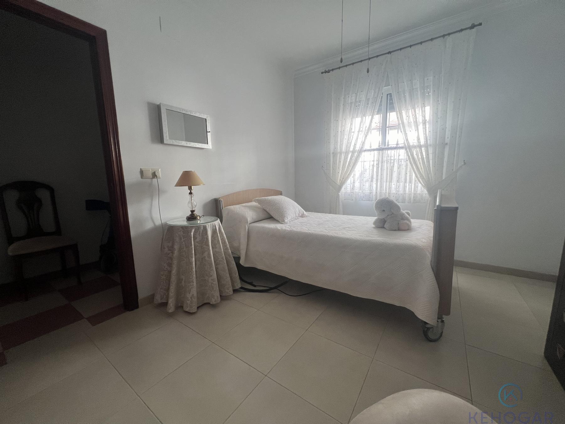 For sale of house in Dos Hermanas