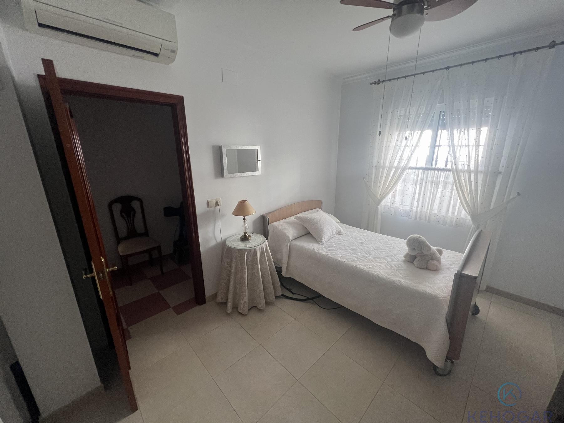 For sale of house in Dos Hermanas