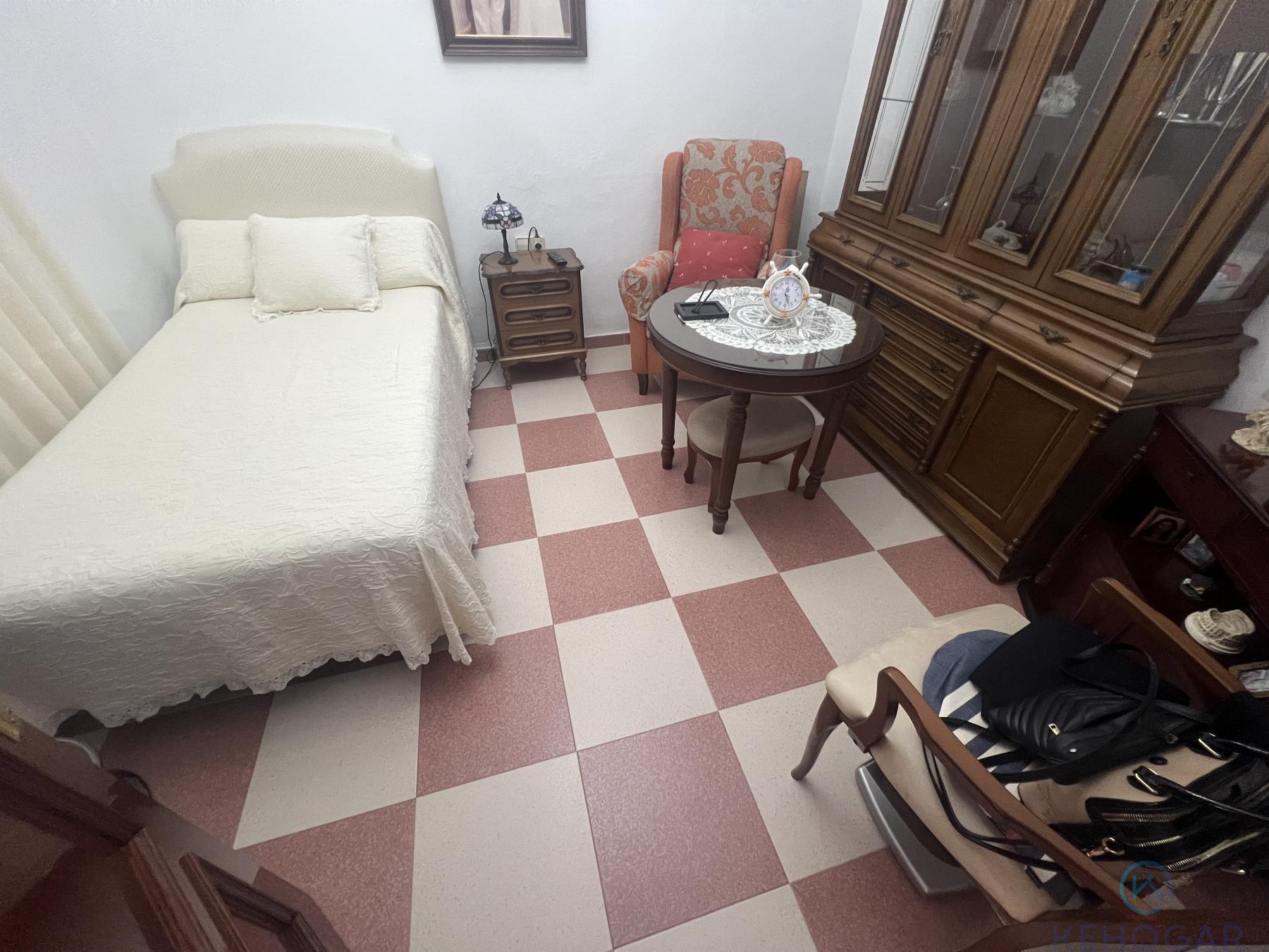 For sale of house in Dos Hermanas