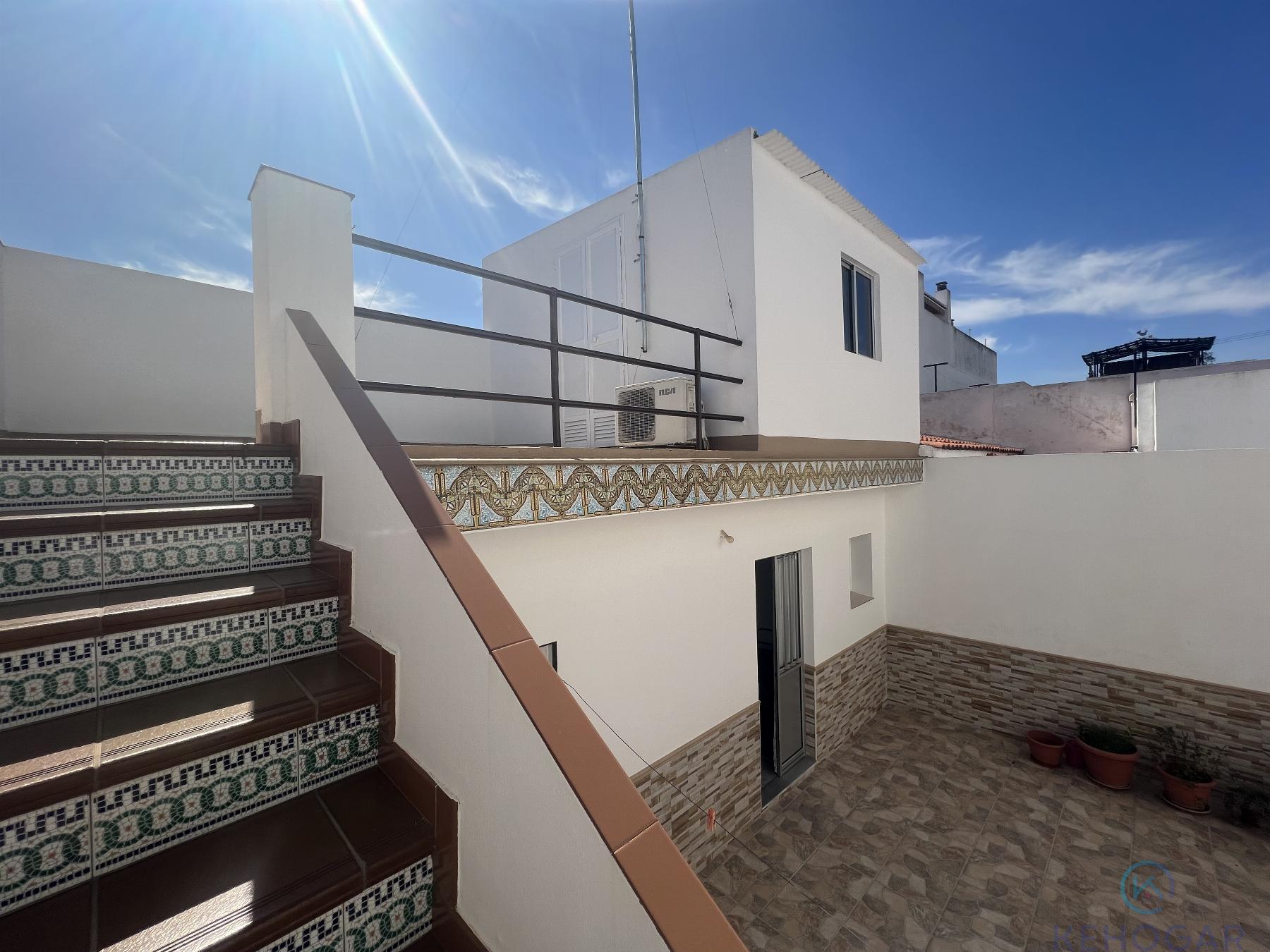 For sale of house in Dos Hermanas