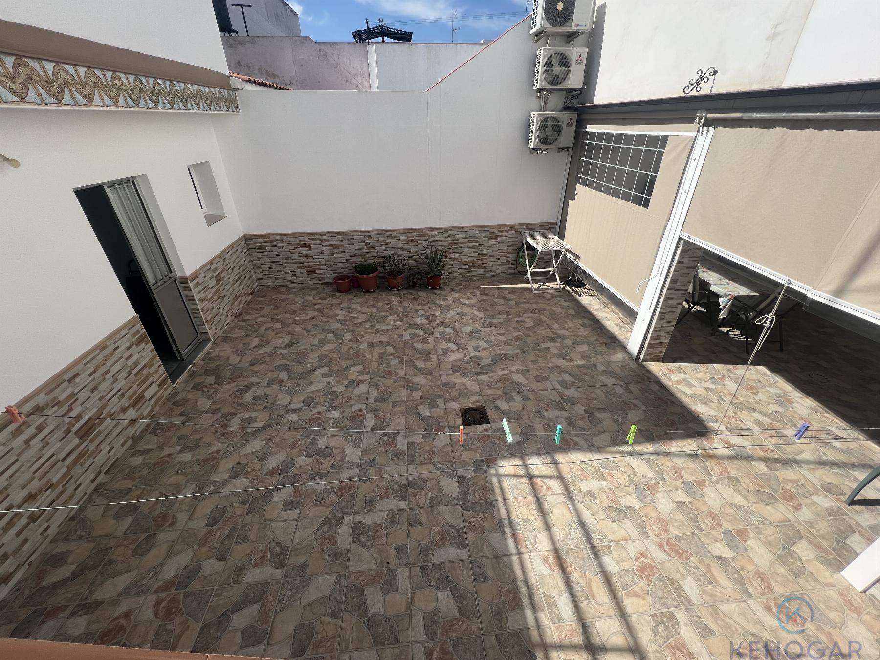 For sale of house in Dos Hermanas