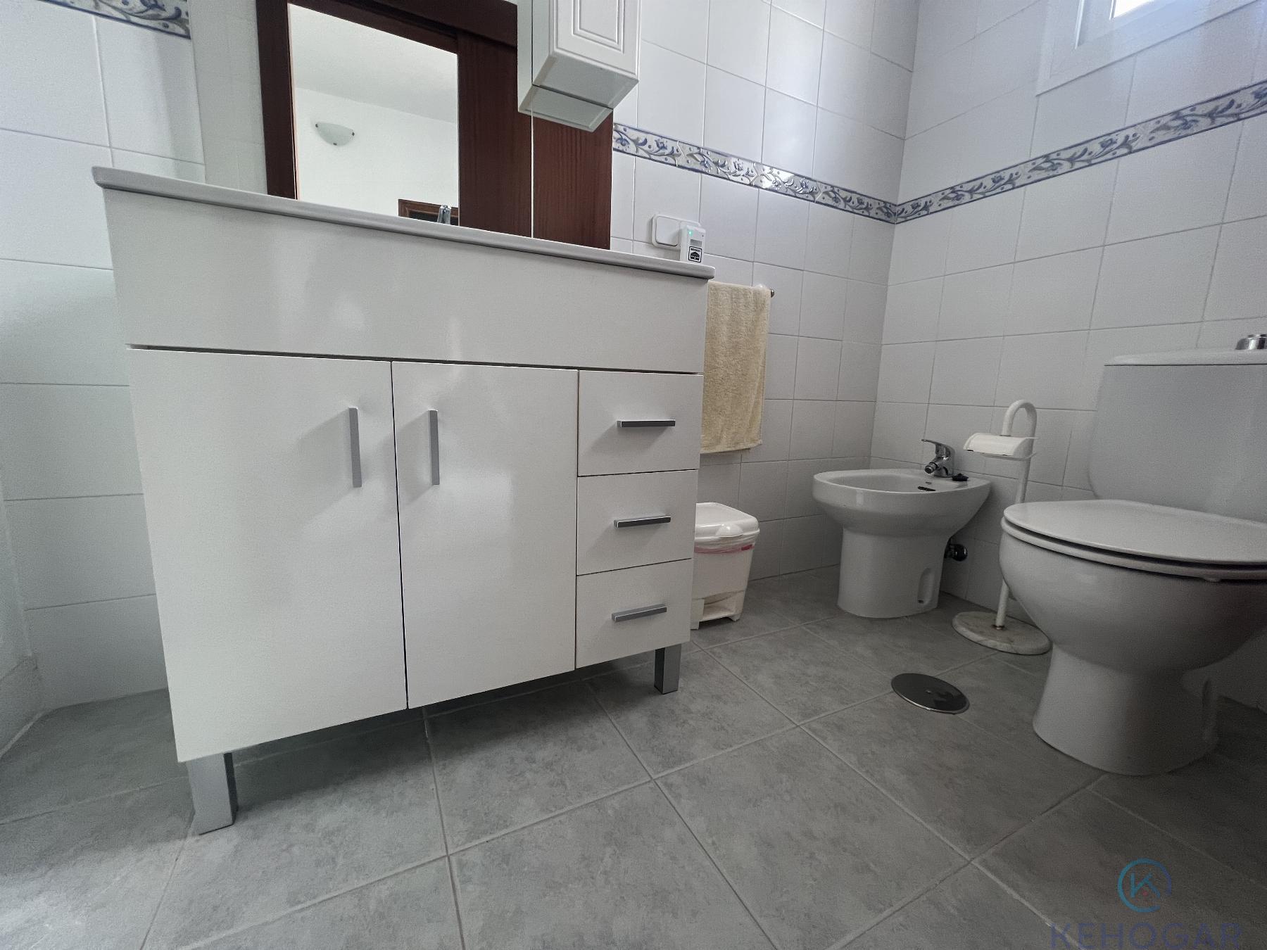 For sale of house in Dos Hermanas