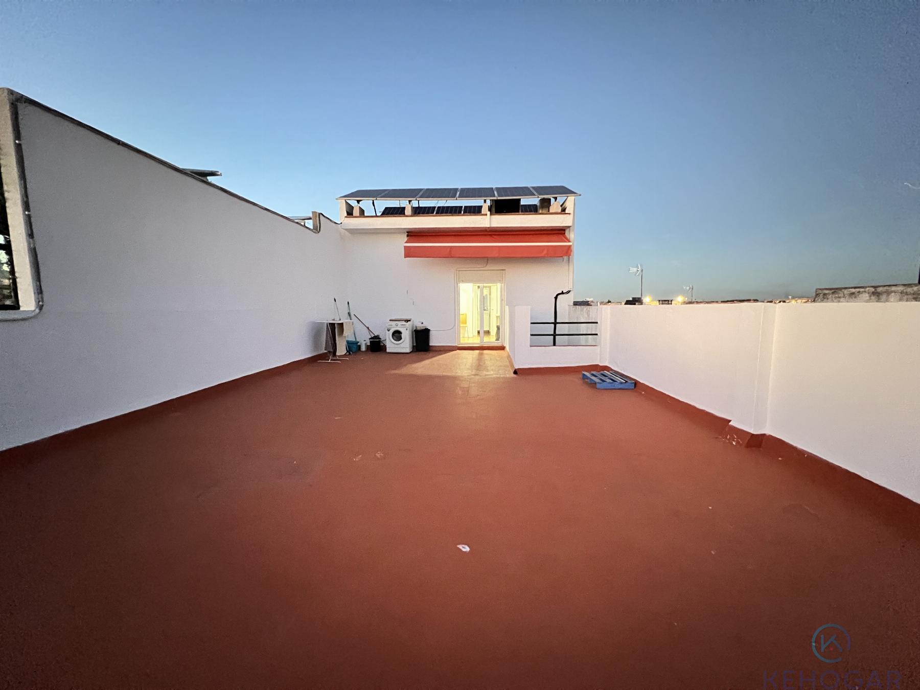 For sale of house in Dos Hermanas