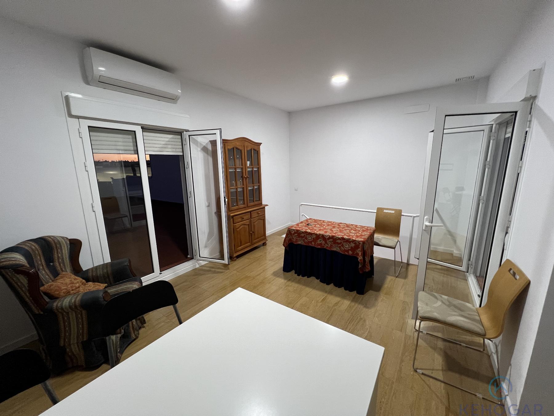For sale of house in Dos Hermanas