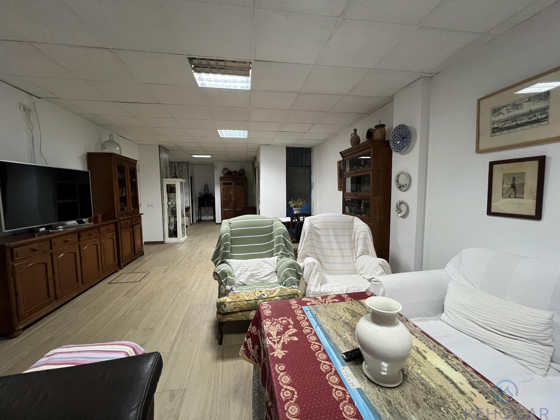 For sale of house in Dos Hermanas