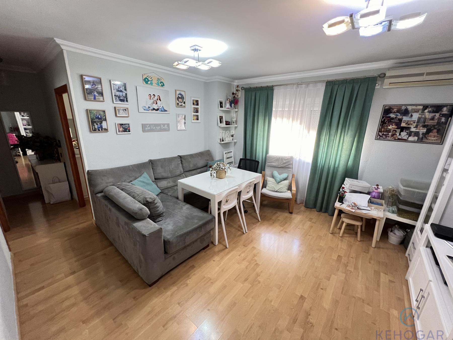 For sale of flat in Dos Hermanas