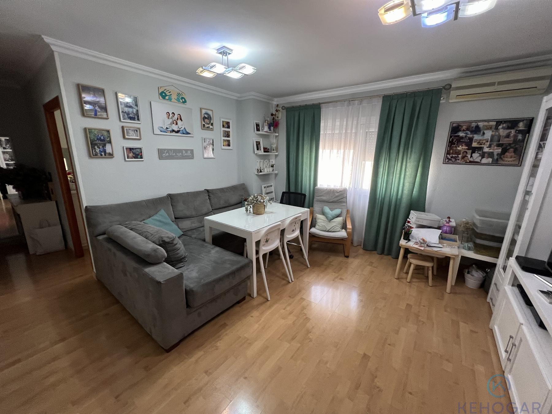 For sale of flat in Dos Hermanas