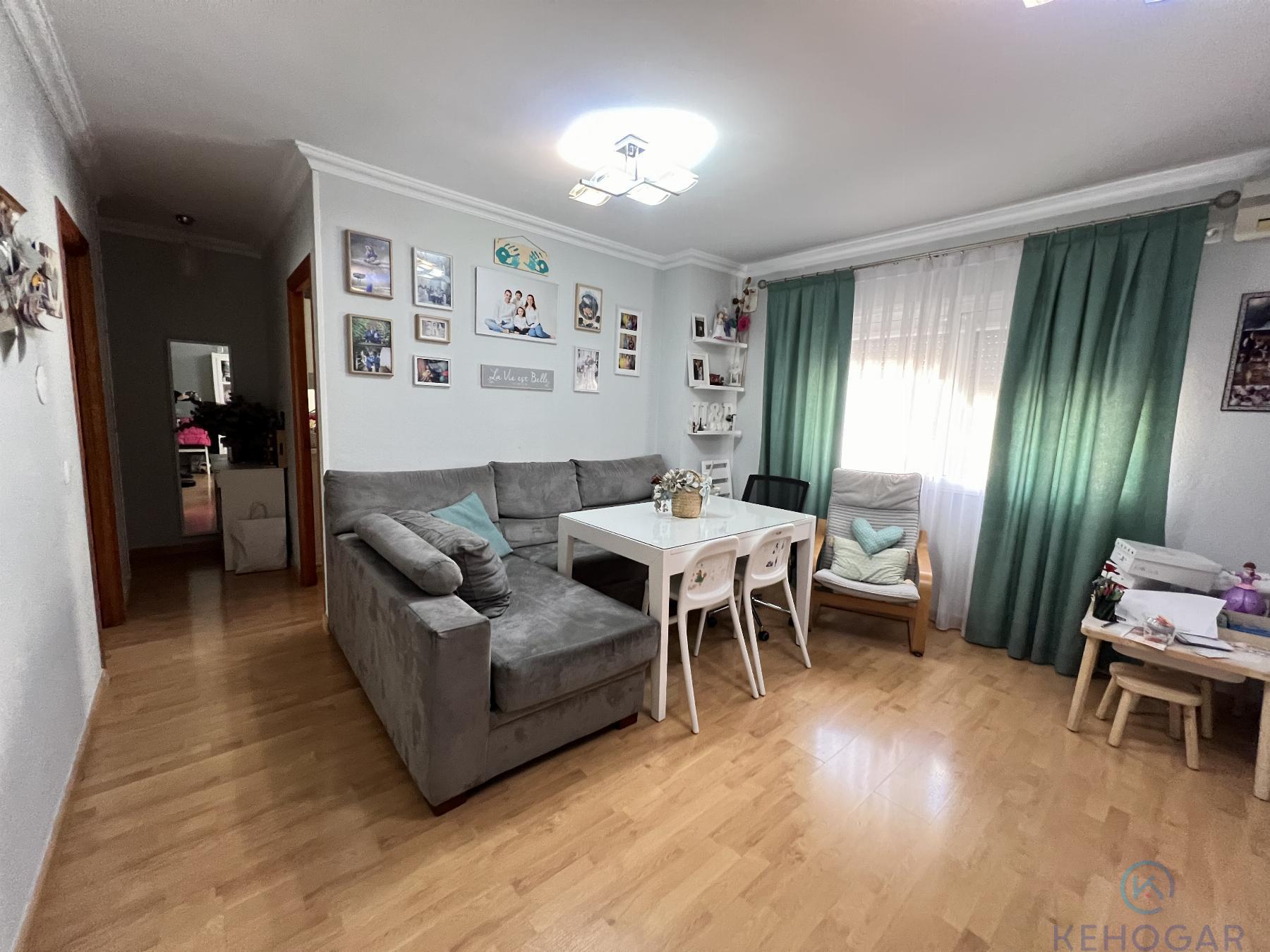 For sale of flat in Dos Hermanas