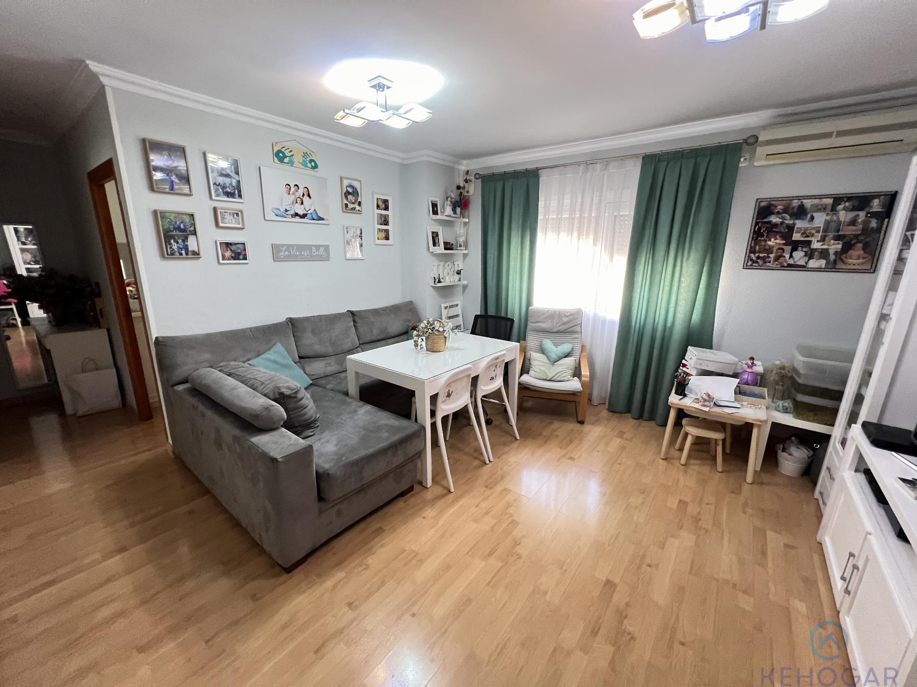 For sale of flat in Dos Hermanas