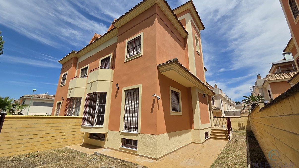 Venta de chalet en Dos Hermanas