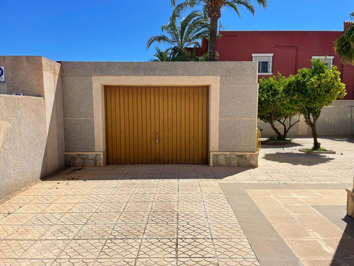 For sale of chalet in Torrevieja