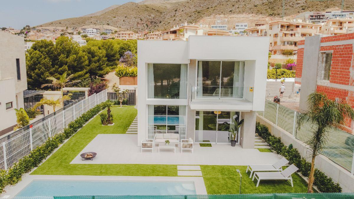 For sale of villa in Finestrat