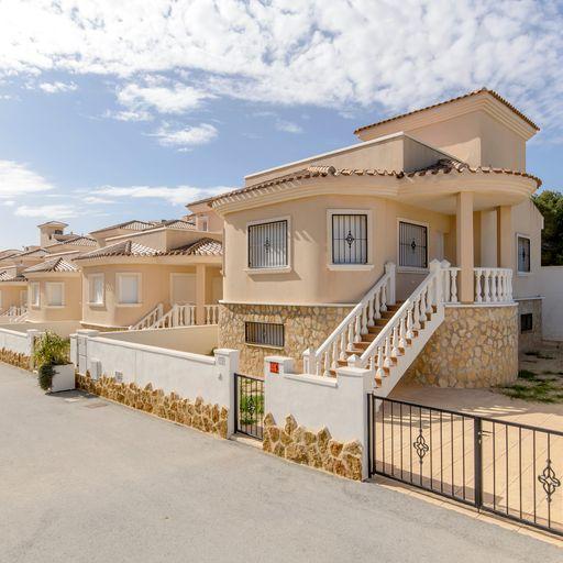 For sale of villa in San Miguel de Salinas