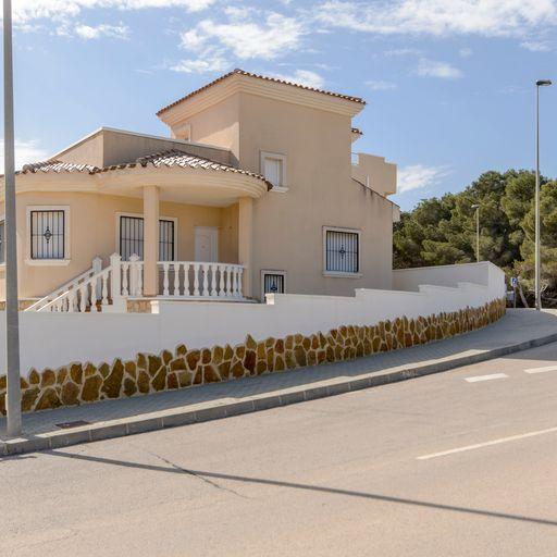 For sale of villa in San Miguel de Salinas