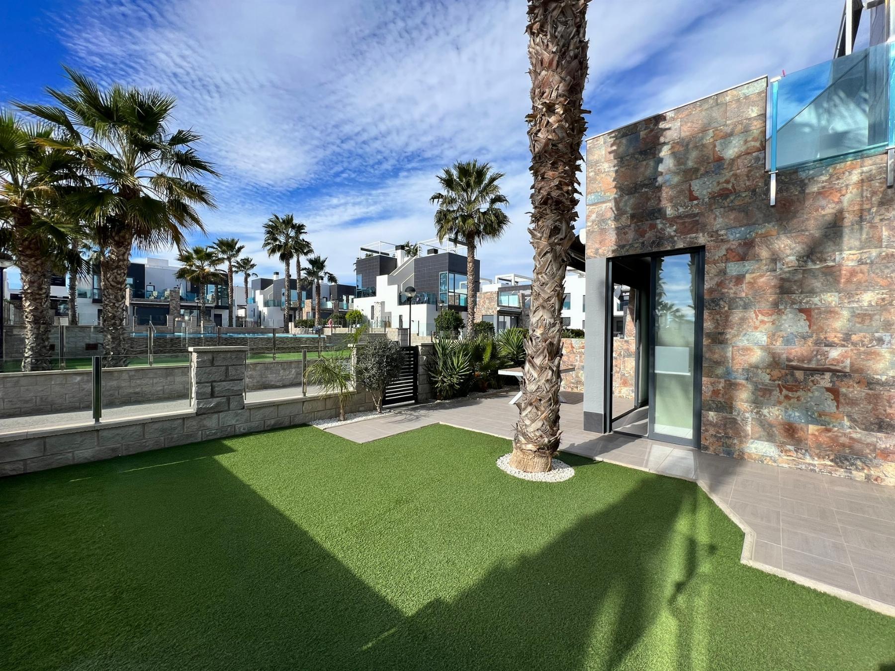 For sale of villa in Orihuela Costa
