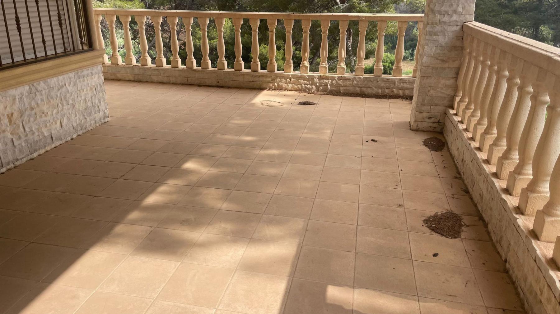 For sale of villa in Orihuela Costa