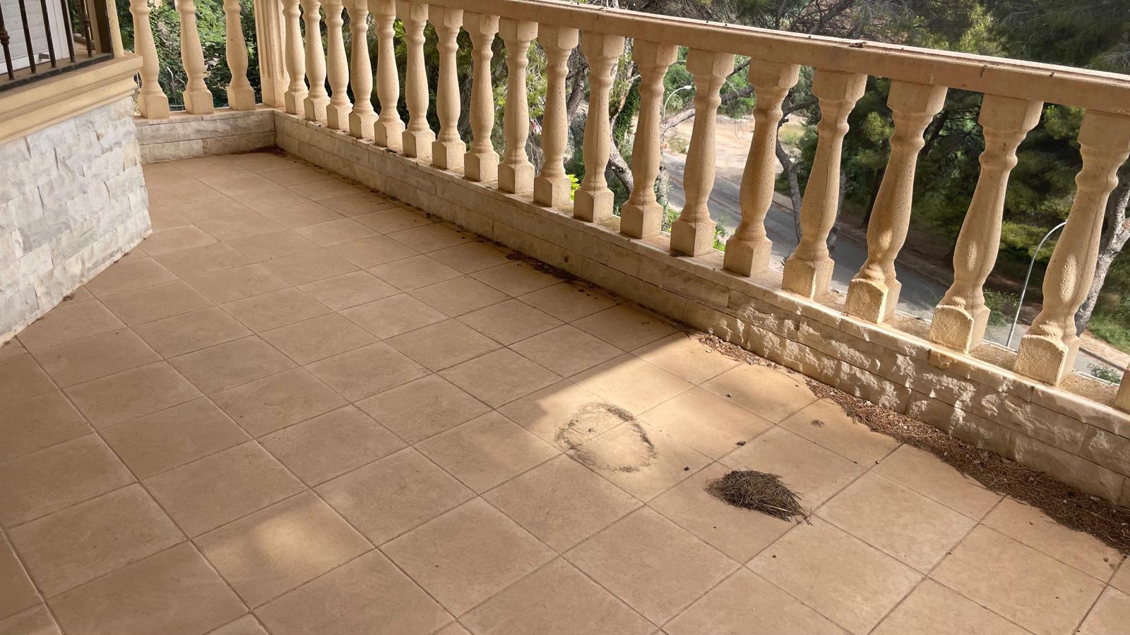 For sale of villa in Orihuela Costa