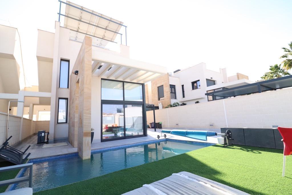 For sale of villa in Orihuela Costa