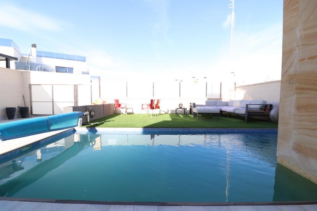 For sale of villa in Orihuela Costa