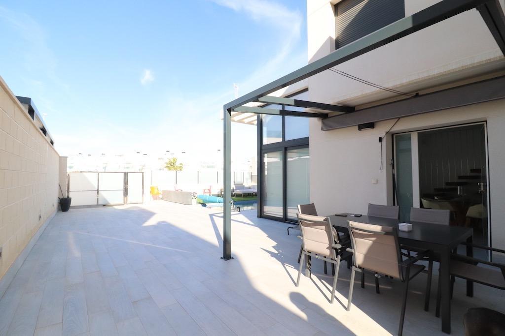 For sale of villa in Orihuela Costa