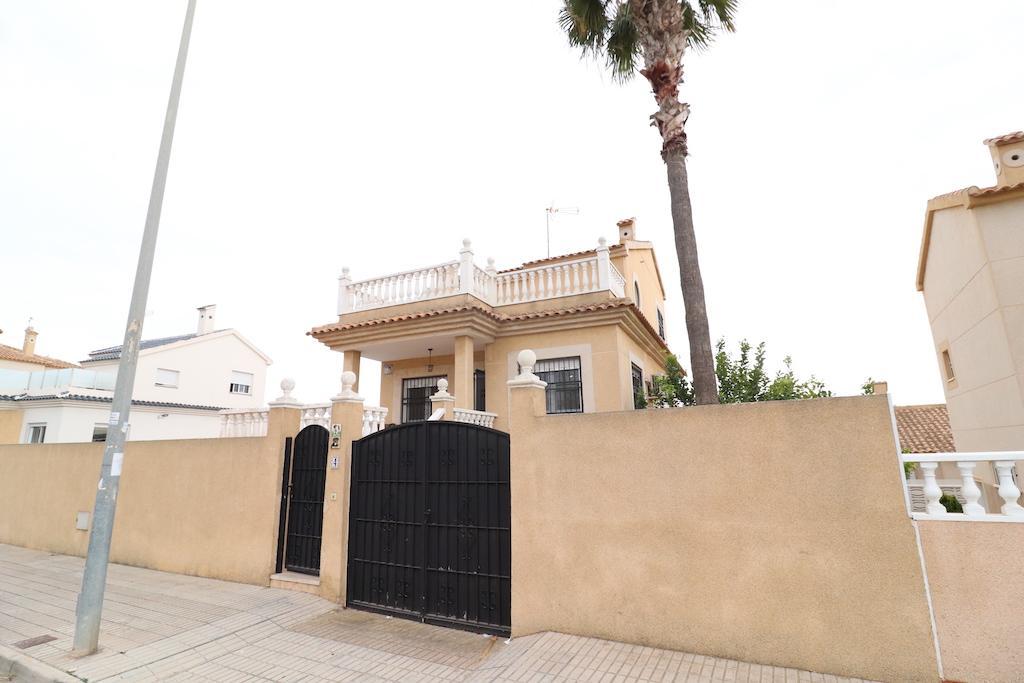 For sale of villa in Torrevieja