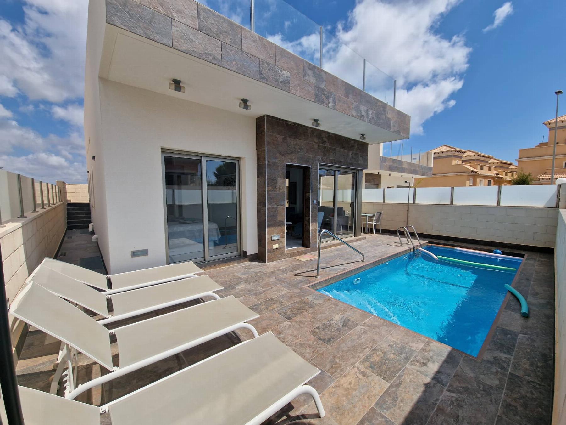For sale of chalet in Orihuela Costa