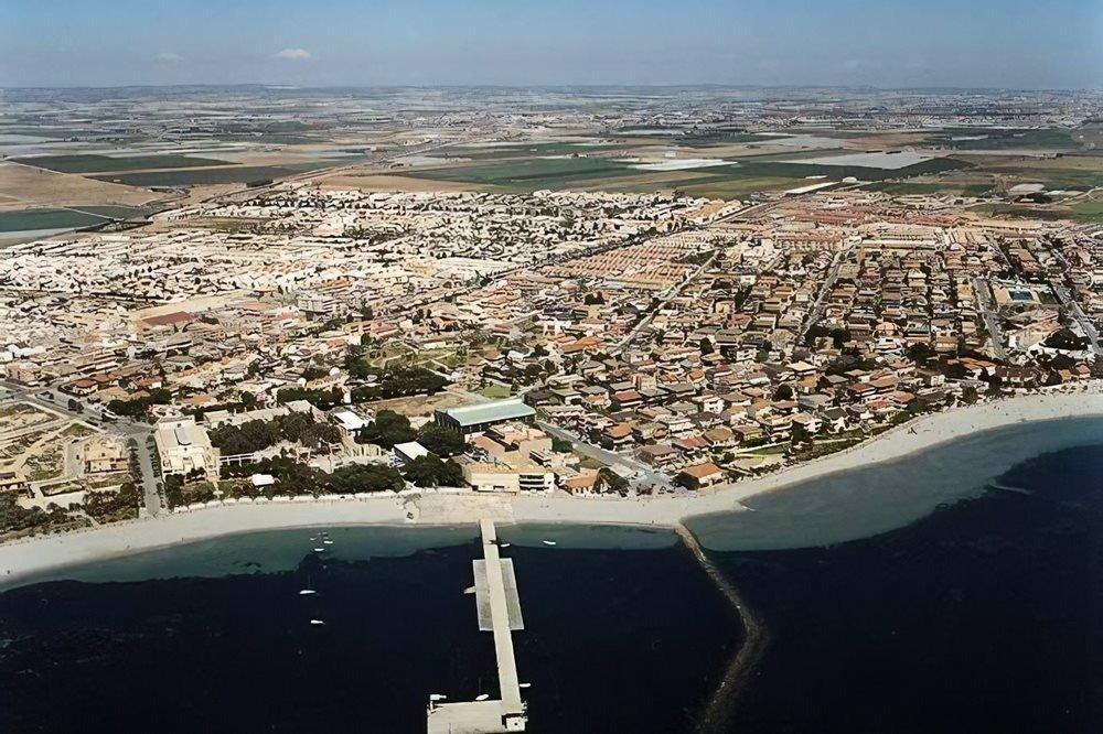 Venta de villa en Los Alcazares