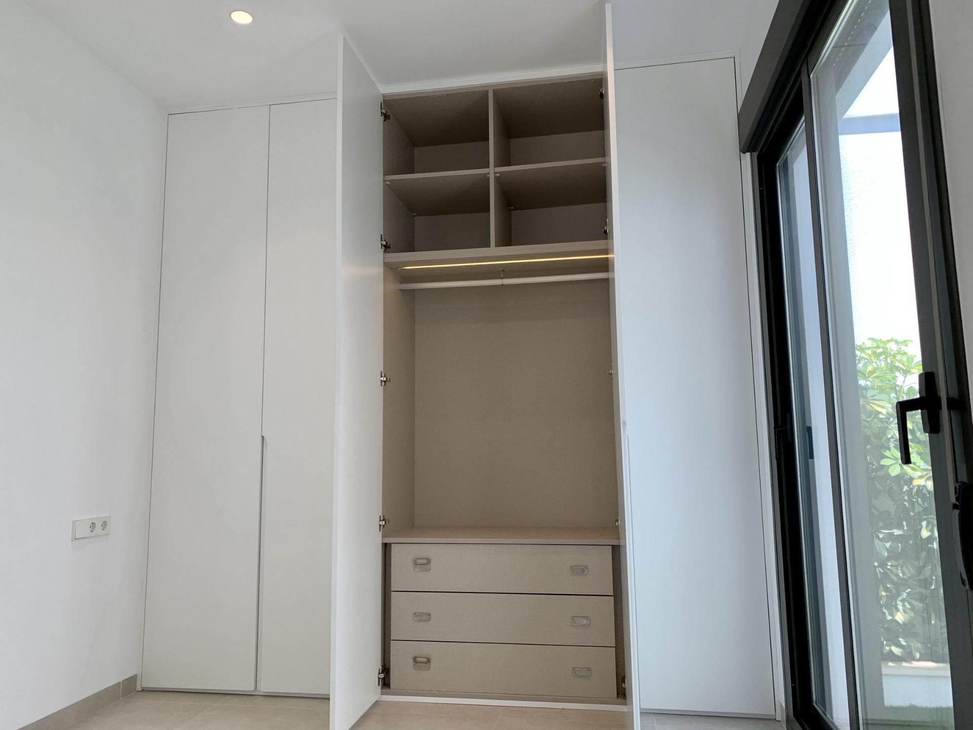 For sale of flat in Los Alcazares