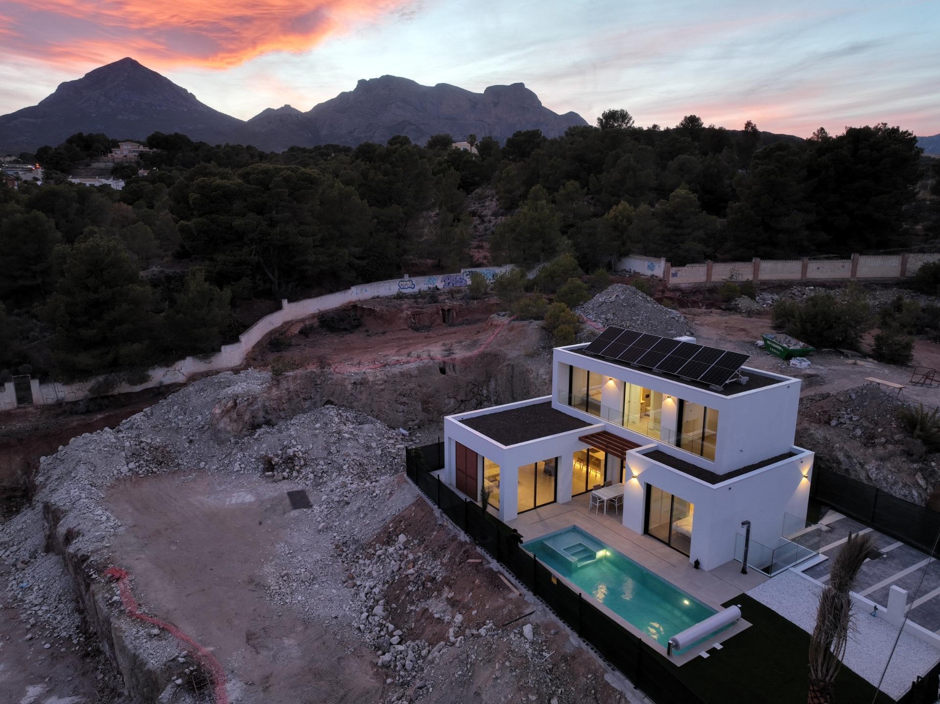 For sale of villa in Alfaz del Pi