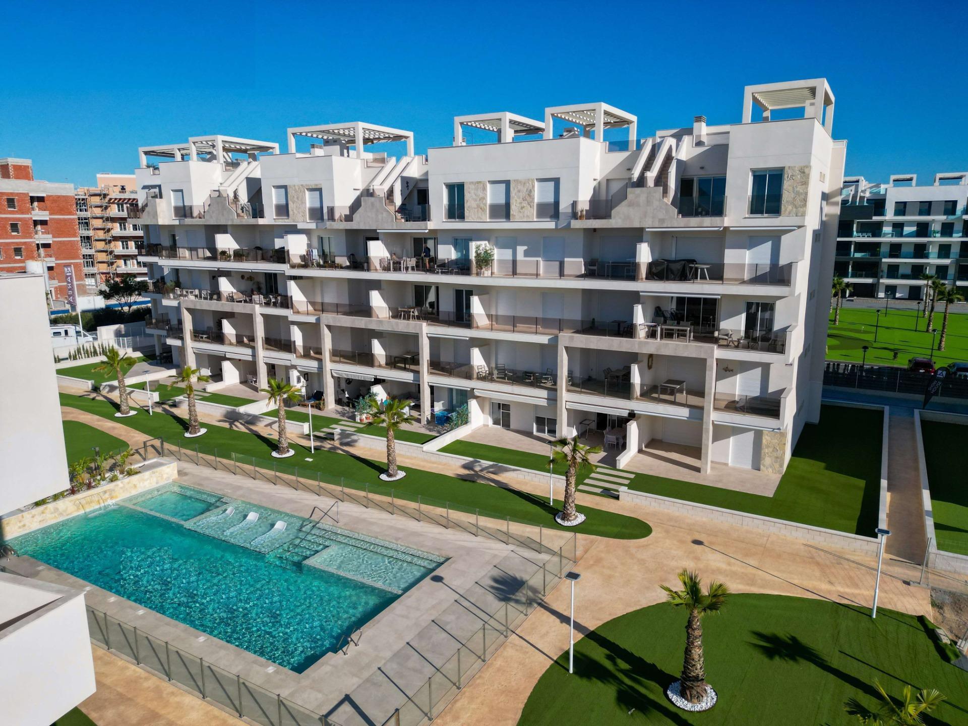 For sale of apartment in Guardamar del Segura