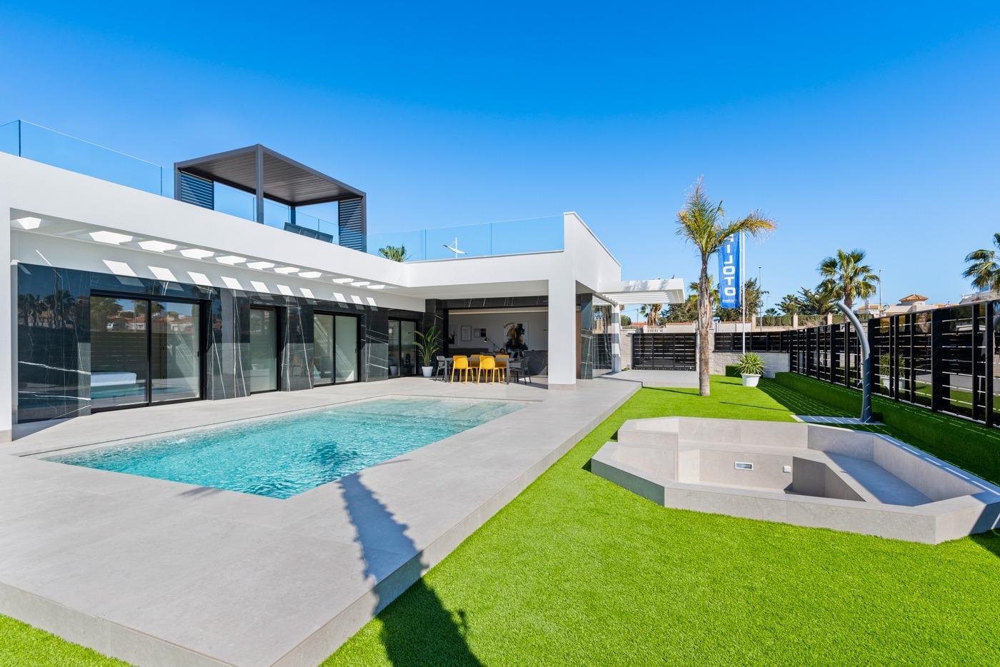 For sale of villa in Algorfa