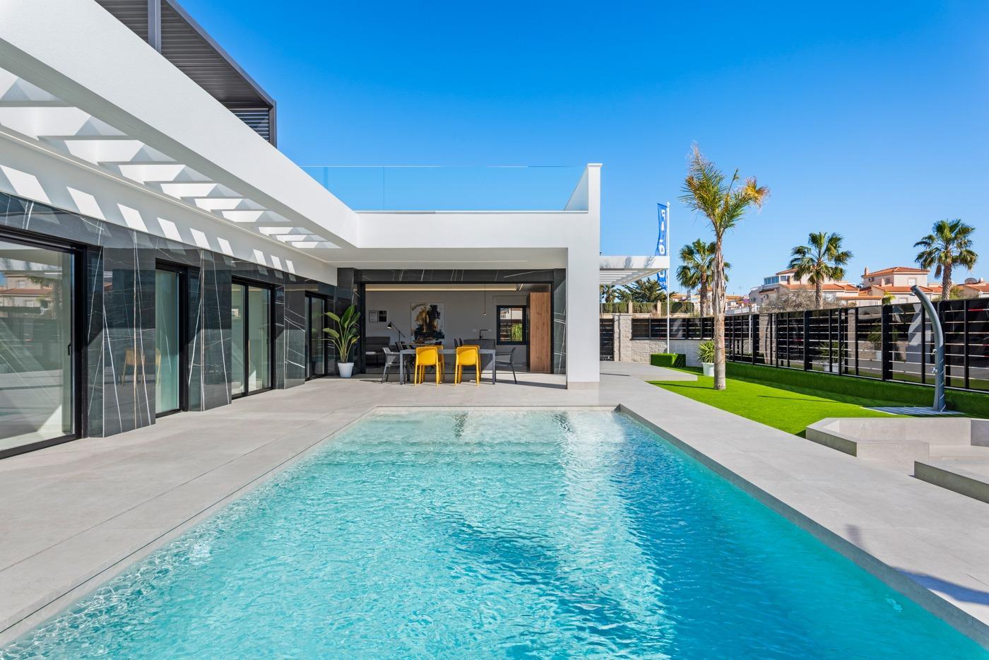 For sale of villa in Algorfa