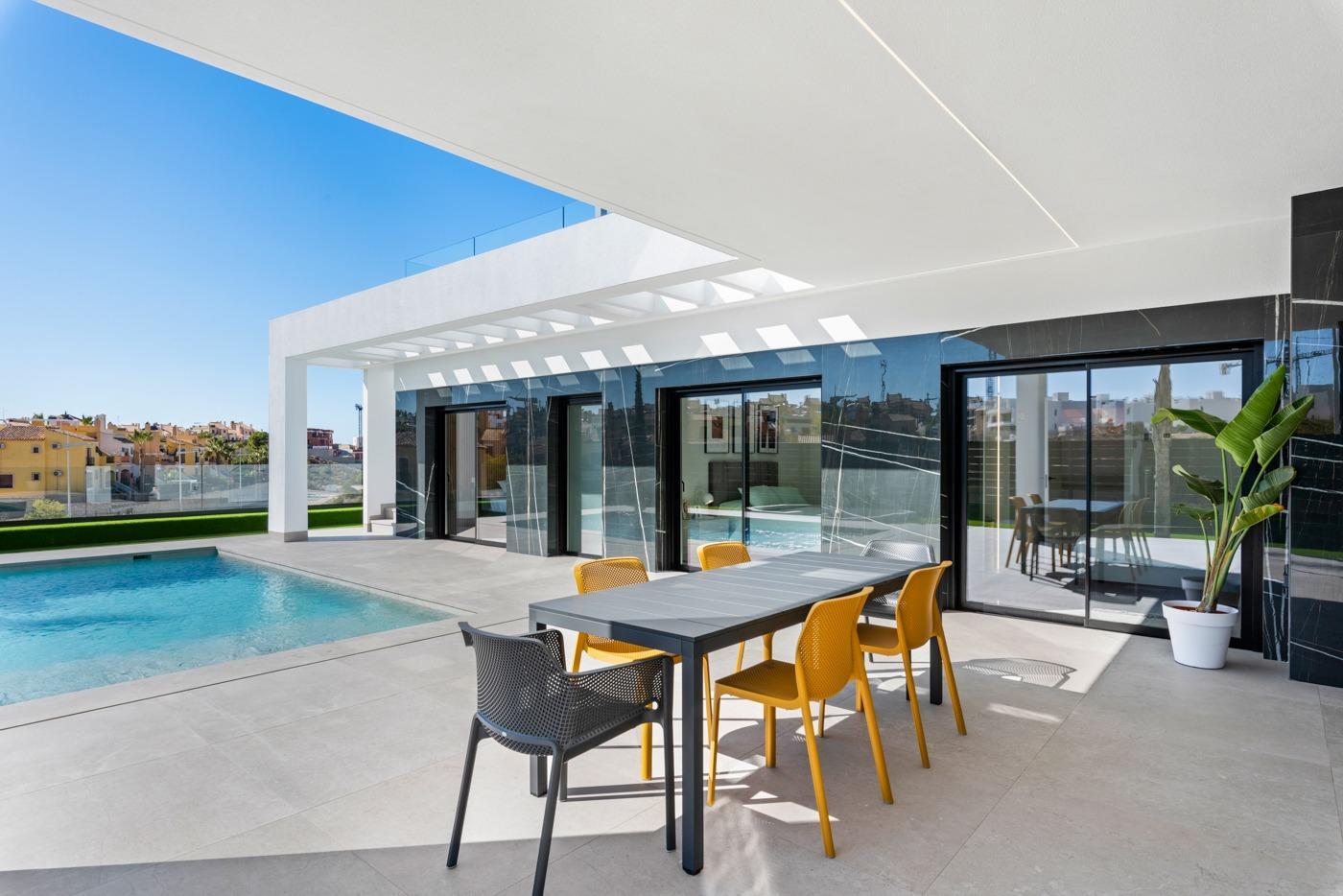 For sale of villa in Algorfa