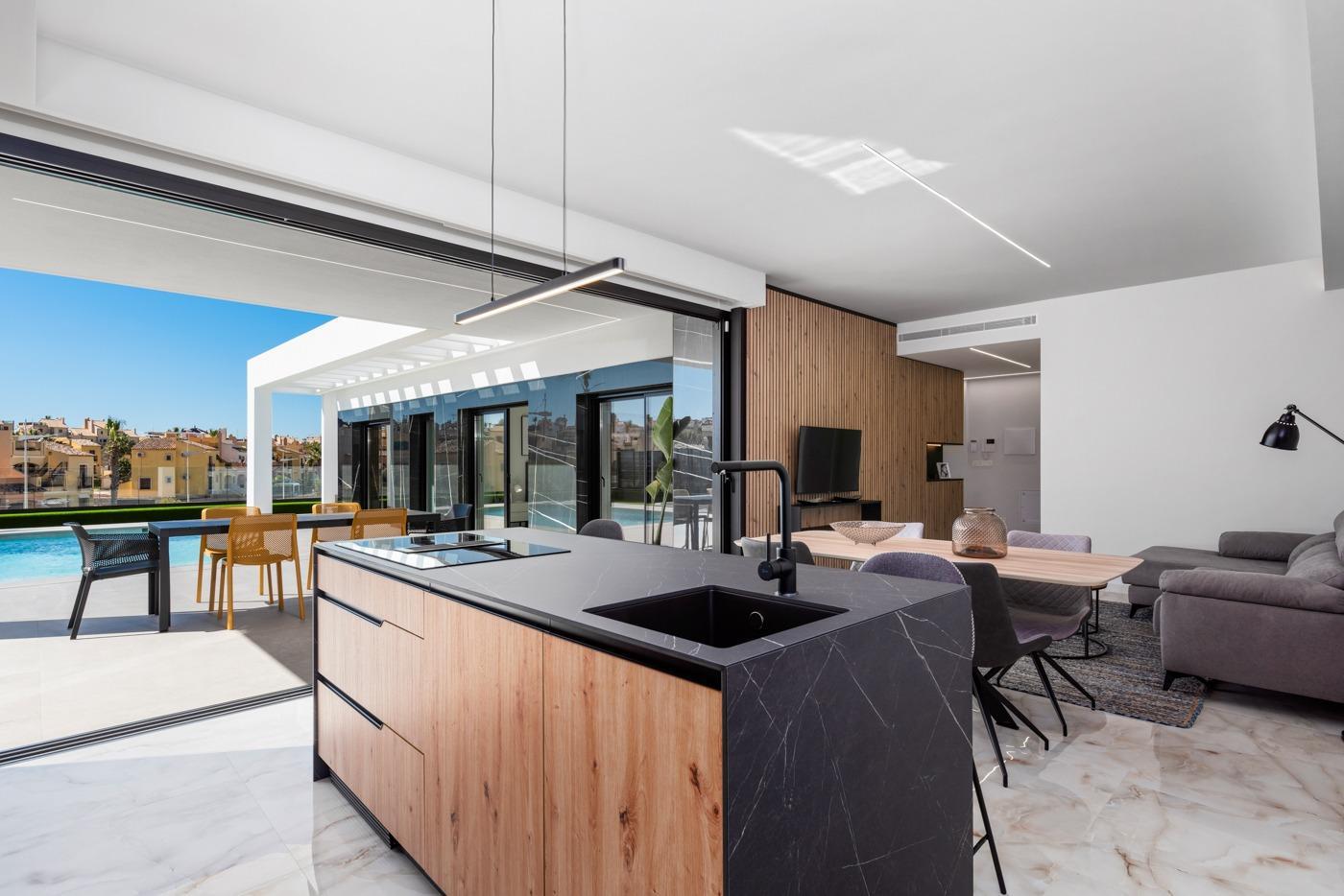 For sale of villa in Algorfa