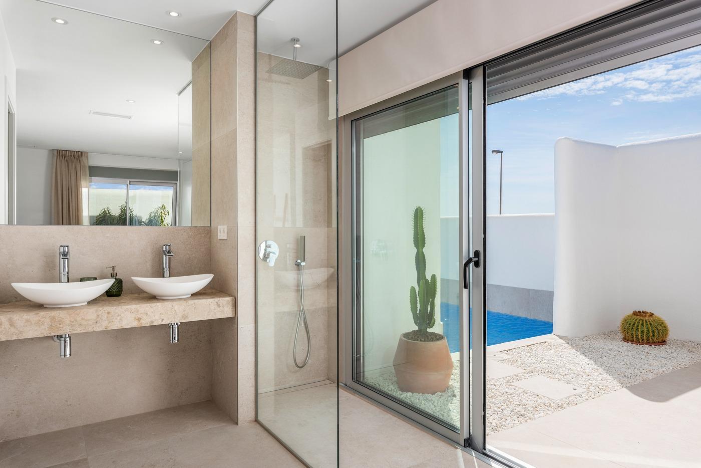 Venta de villa en Los Alcazares