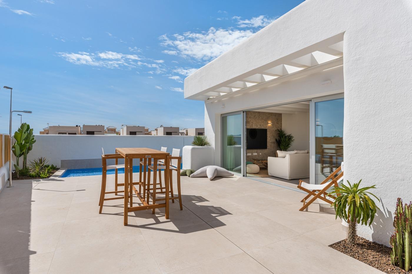 Venta de villa en Los Alcazares