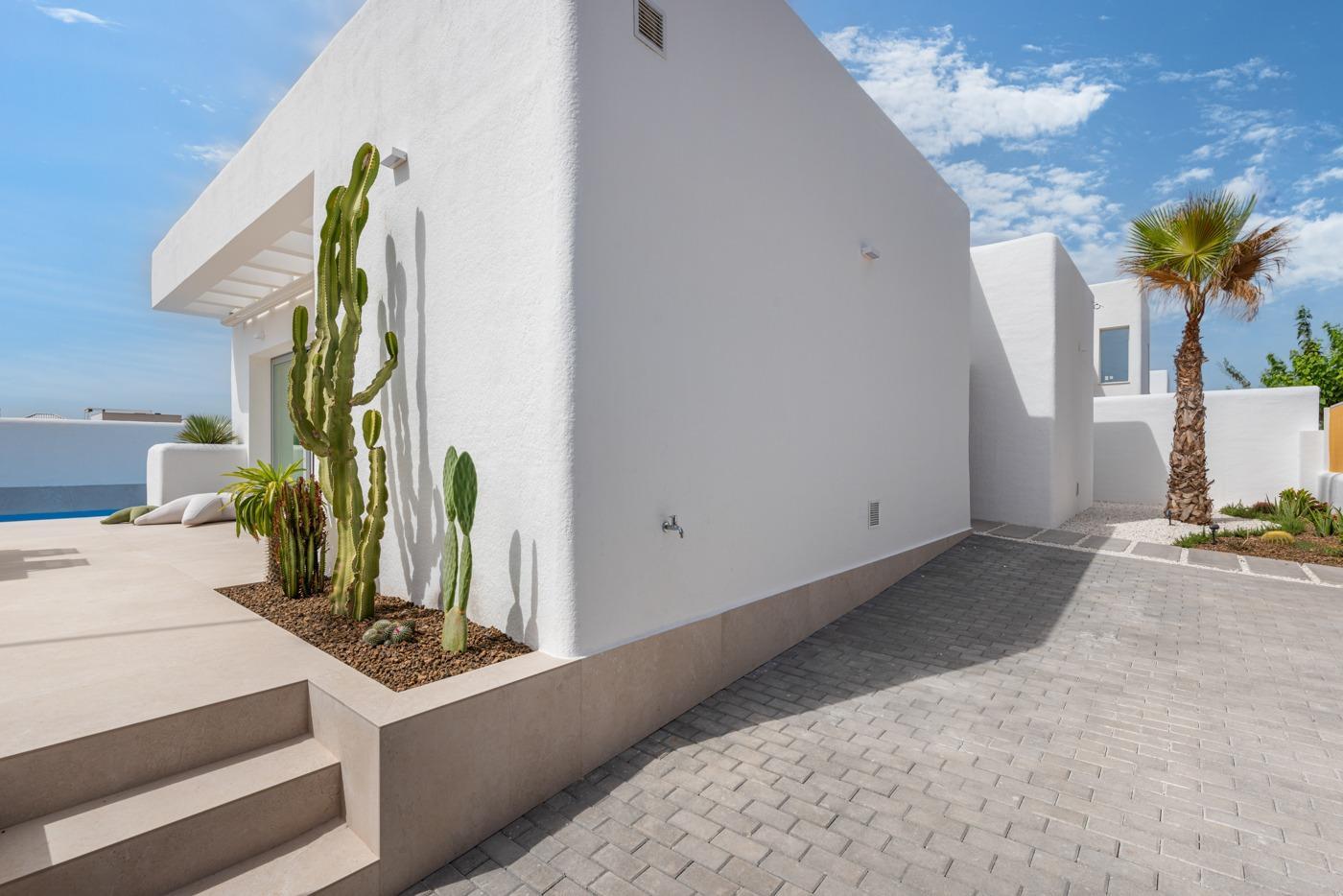 Venta de villa en Los Alcazares