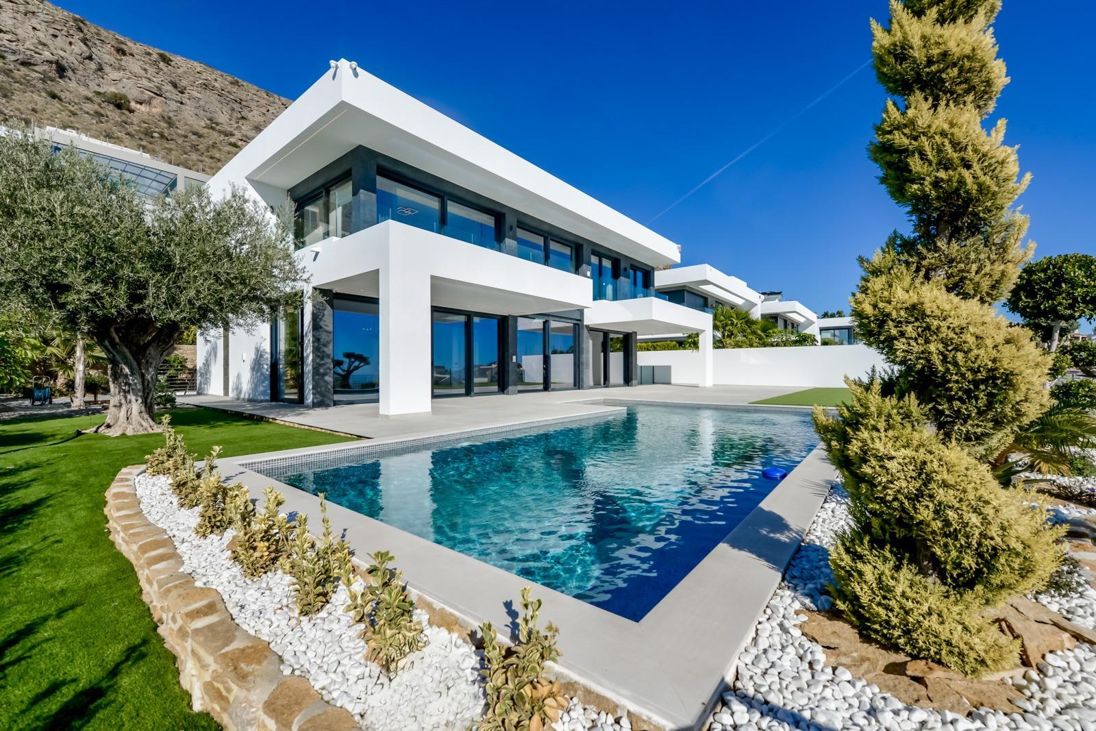 For sale of villa in Finestrat