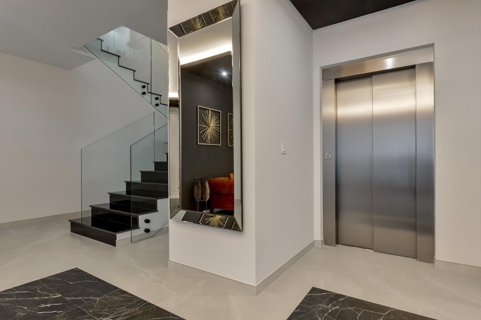 For sale of villa in Finestrat