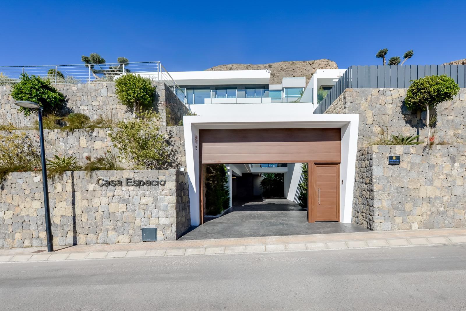For sale of villa in Finestrat